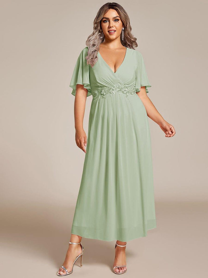 pretty DAHLIA|Plus Size Elegant Short Sleeves V-Neck Floral Applique Wedding Guest Dress