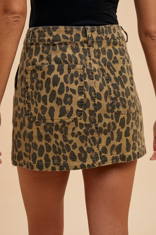 Leopard cargo mini skirt